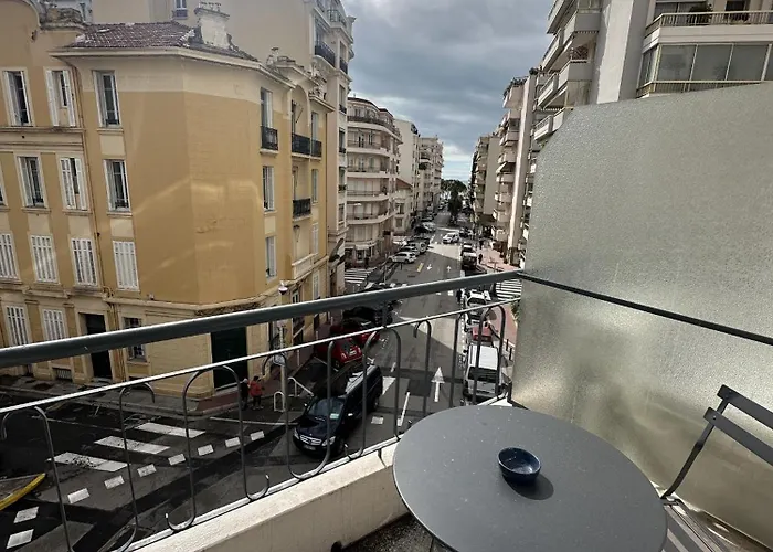 Confortable Proche Deb1890